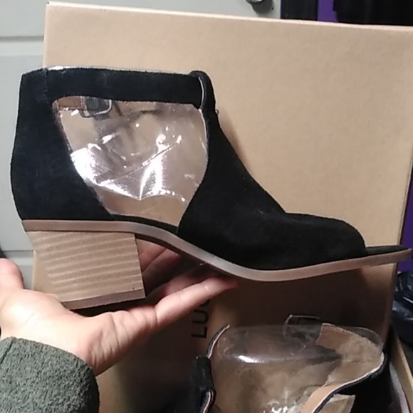 Lucky Brand sandals - Picture 2 of 4